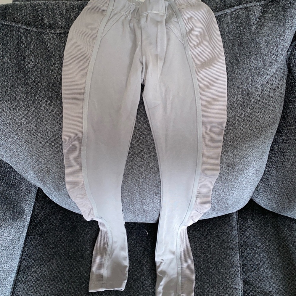BCBG grey Leggings